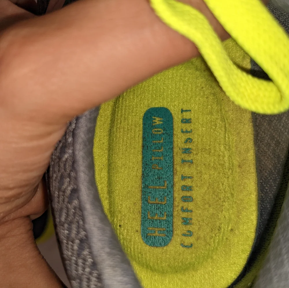 New balance heel pillow sneakers
